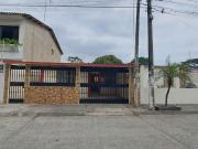 Venta, Casa de 1 planta en cdla Guayacanes remodelada