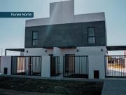 Venta Casa de 2 dormitorios c/cochera y pileta en Funes...