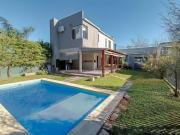 VENTA Casa de 2 dormitorios y local. Tierra de Sueños...