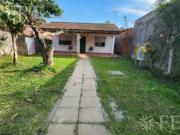 Venta casa de 3 ambientes con jardín en Ezpeleta