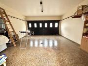 VENTA Casa de 3 dormitorios con cochera y patio verde