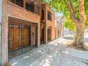 VENTA Casa de 3 dormitorios con patio seco y cochera....