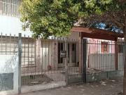 VENTA CASA DE 3 DORMITORIOS EN BARRIO AYACUCHO