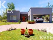 VENTA CASA DE 3 DORMITORIOS EN MIRALAGOS