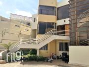 Venta Casa de 3 Niveles con Piscina, Quincho y Sala de...