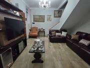 Venta casa de 3 pisos en Lince dentro de condominio/quinta