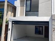 VENTA Casa de 3 recámaras en Col. Primero de Mayo Sur