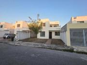 VENTA CASA DE 3 RECAMARAS Y JARDIN CON INQUILINO EN...