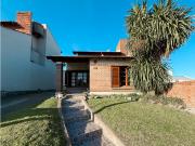 VENTA CASA DE 4 AMBIENTES CON QUINCHO TANDIL