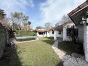 Venta Casa de 4 ambientes con quincho y piscina en Adrogue