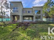 VENTA CASA DE 4 DORMITORIOS EN MIRALAGOS