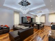 VENTA Casa de 4 dormitorios, piscina, quincho y 3... VENTA Casa de 4 dormitorios, piscina, quincho y 3...