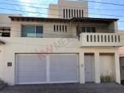Venta Casa de 4 niveles en colonia Balcones Coloniales...