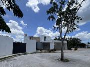 Venta Casa de 4 recamaras con Paneles Solares en Temozón...