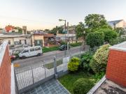 Venta Casa de 5 ambientes 2 baños 3 cocheras fondo...