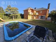 Venta casa de 5 ambientes con piscina en Village del...