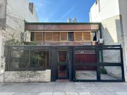 VENTA CASA DE 5 AMBIENTES EN PARQUE AVELLANEDA