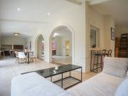 VENTA CASA DE 5 AMBIENTES JARDIN/PISCINA ESCOBAR