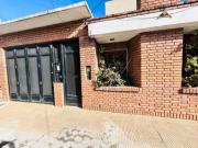 Venta Casa de 5 dormitorios, patio y cochera