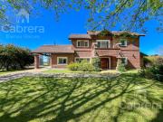 Venta casa de 5 dormitorios y amplio parque en Haras del...