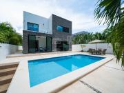 VENTA: Casa de 5 Hab. en Playacar hoyo 17