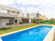 VENTA CASA DE 6 AMB NUEVO QUILMES VENTA CASA DE 6 AMB NUEVO QUILMES