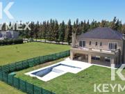 VENTA CASA DE 7 DORMITORIOS EN MIRALAGOS