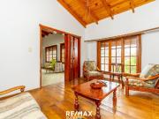 VENTA CASA DE ALTOS A MINUTOS A PIE DEL CENTRO