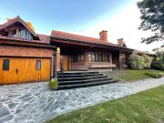 VENTA CASA DE CATEGORIA 6 AMB. EN ITUZAINGO NORTE