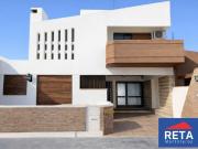 Venta. Casa De Categoría En Barrio Residencial. Capital....