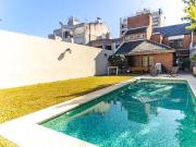 VENTA CASA DE CATEGORÍA EN VILLA DEVOTO CON COCHERA Y PILETA VENTA CASA DE CATEGORÍA EN VILLA DEVOTO CON COCHERA Y PILETA