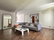 Venta Casa de cinco dormitorios con jardín. APTA CRÉDITO