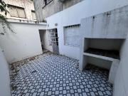 Venta Casa de dos dormitorios con patio. Zona Parque...