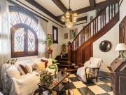 VENTA CASA DE ESTILO 5 AMB TERRAZA COCHERA FLORES