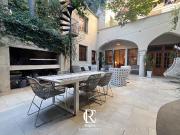 Venta Casa de estilo 720m2, patio parrilla, 2 coch Av...