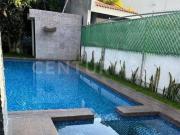 Casa en Venta con Jardines y Alberca Privada en Frac....