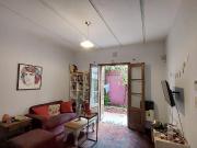 Venta Casa de pasillo. 2 habitaciones, 2 baños. patio y...