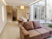 Venta Casa de pasillo a estrenar con piscina