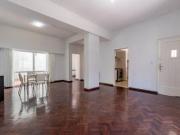 VENTA Casa de pasillo de 3 dormitorios con patio y...