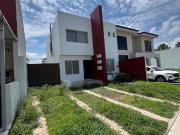 VENTA CASA DE SUPERFICIE TERRENO 230 M2, COTO SENDERO DE...
