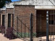 VENTA CASA DE TRES DORMITORIOS A METROS DE AVENIDA