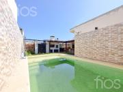 VENTA CASA DE TRES DORMITORIOS CON COCHERA JARDIN Y...