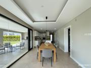 Venta casa de tres dormitorios con galería y parrillero....