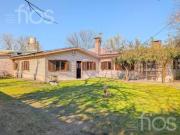 VENTA CASA CON PARQUE, PILETA Y GRAN TERRENO EN FUNES...