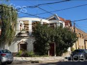 VENTA CASA DE TRES DORMITORIOS CON PATIO DE INVIERNO,...