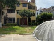 VENTA CASA DE TRES NIVELES EN LOS OLIVOS OCASION...