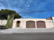 VENTA CASA DE UNA PLANTA EN EL CORAZÓN DE JURIQUILLA...