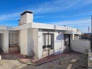 VENTA CASA + DEPARTAMENTO c/ cochera en de La Falda,...