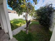 VENTA CASA DOS DORM CON COCHERA Y JARDÍN