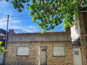 Venta Casa dos dormitorios, jardín. Barrio Cura